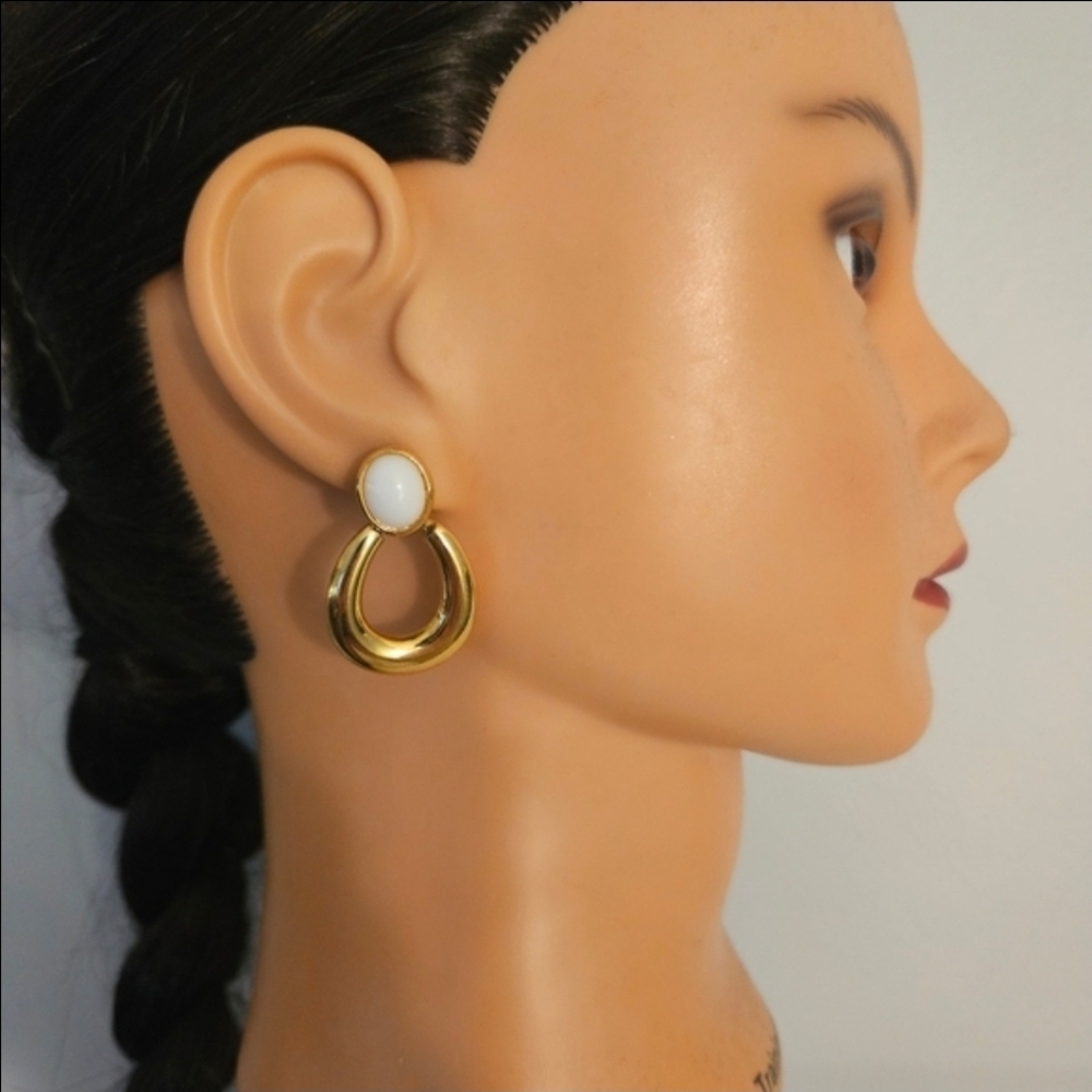 Vintage Anne Klein Gold Earrings - Picture 2 of 15